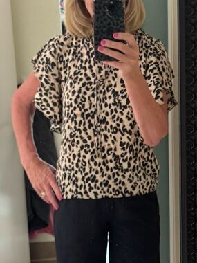 T Tahari Black and Beige Leopard Print Ruffle Cap Sleeve Blouse